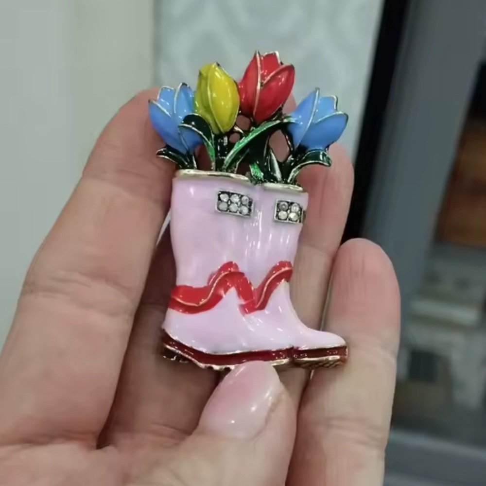 Tulip Boot Pink Gold Floral Brooch